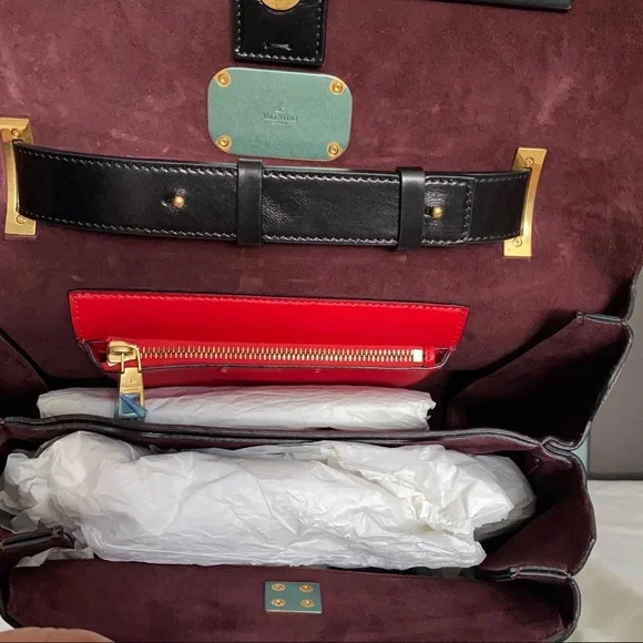 NWT Valentino Vlogo V Chain Top Handle Leather Handbag in Black - Picture 9 of 10